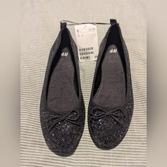 Girls H&M flats - Picture 1 of 2